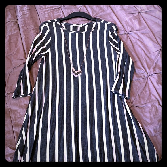 Dress - Picture 1 of 1